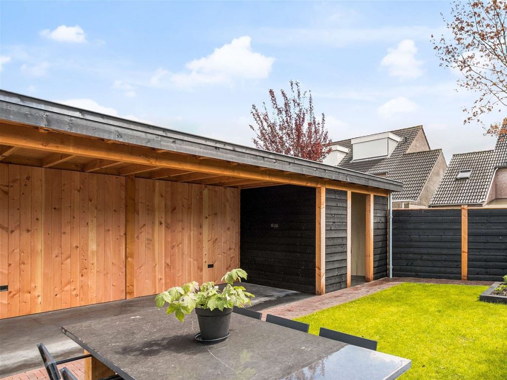 JT Bouw Tuinhuis en schutting